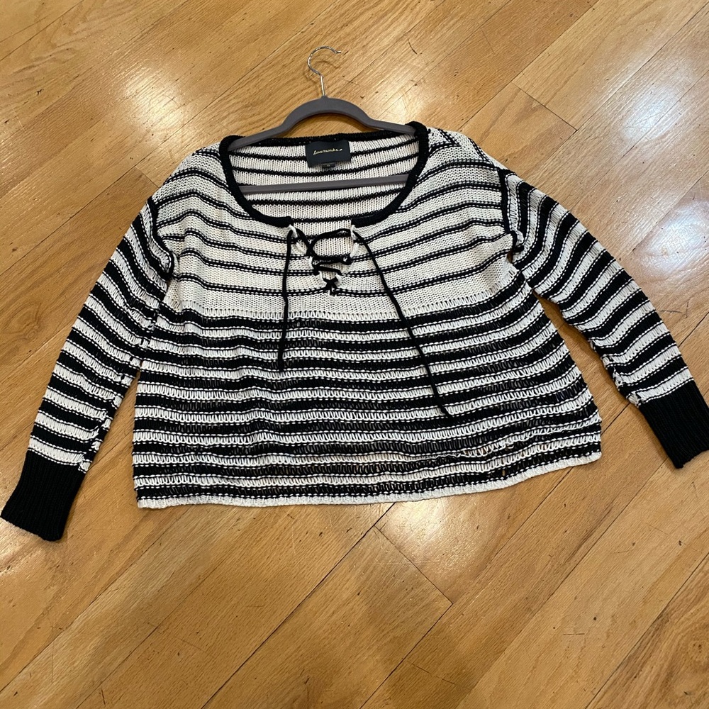 Light weight sweater